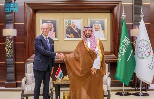 Saudi Minister of Defense Prince Khalid bin Salman receives his Hungarian counterpart Kristَf Szalay-Bobrovniczky in Jeddah on Wednesday.
