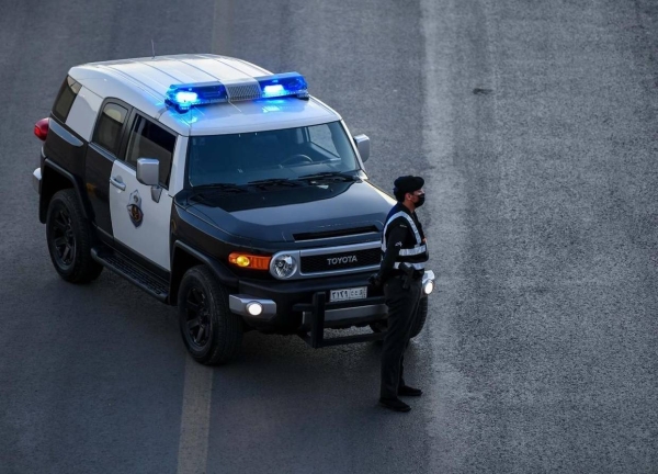 Police in Najran arrest 12 expats for prostitution in residential apartment