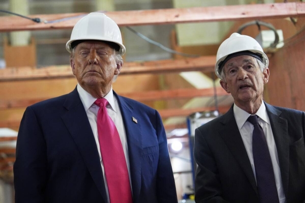 Trump, Powell clash at Fed headquarters over $3B renovation cost amid rate standoff
