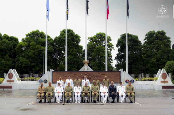 Saudi naval chief, Pakistani defense leaders discuss regional maritime security and joint training