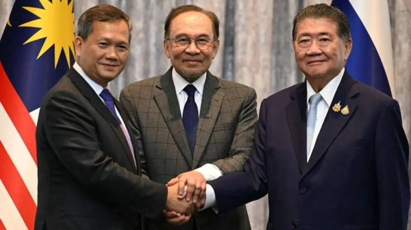 Malaysia's PM Anwar Ibrahim hosted Cambodia's Hun Manet and Thailand's Phumtham Wechayachai for ceasefire talks in Putrajaya, 28 July 2025