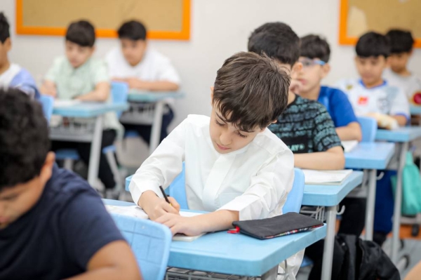 The Ministry of Education confirmed that private and international schools, universities, and vocational institutions will retain the flexibility to choose the academic model that best suits their needs.