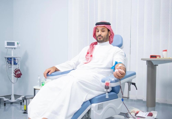 Crown prince donates blood in annual campaign to promote voluntary giving