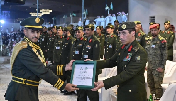 Acting Director General of Passports Maj. Gen. Saleh Al-Murabba graces the graduation ceremony of 713 cadets of the 48th Passport Basic Individual Course in Riyadh on Thursday.