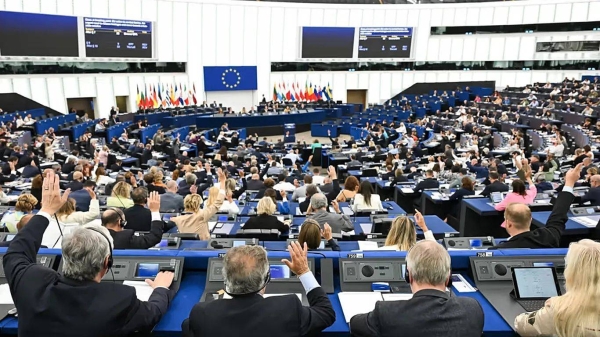 The resolution was approved with 305 votes in favour, 151 against and 122 abstentions