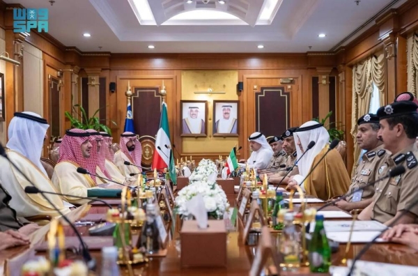 Saudi Minister of Interior Prince Abdulaziz bin Saud bin Naif holds official session of talks with Kuwait’s First Deputy Prime Minister and Minister of Interior Sheikh Fahad Yousef Saud Al-Sabah in Kuwait on Sunday.
