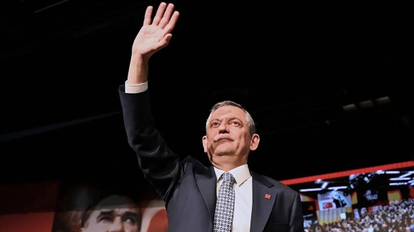 Republican People's Party (CHP) leader Özgur Özel gestures to party members during his speech during a CHP convention, in Ankara