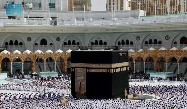 Funeral prayers in absentia were offered for the late Grand Mufti of Saudi Arabia Sheikh Abdulaziz Al-Sheikh after the Asr prayer at the Grand Mosque in Makkah.