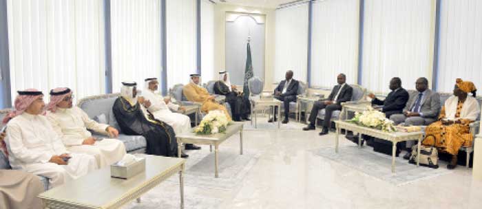 The Burkina Faso delegation led by Prime Minister Paul Kaba Thieba holds talks with Saudi businessmen at Jeddah Chamber of Commerce and Industry on Tuesday. — SG photo